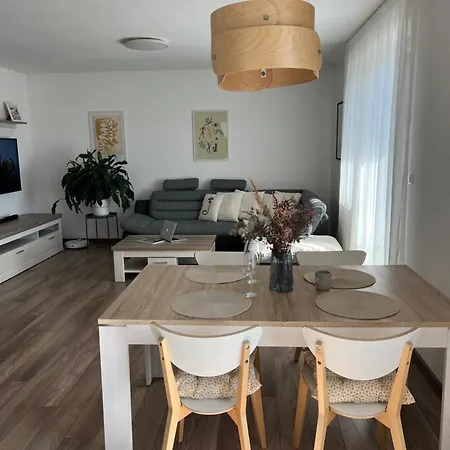 Apartment Sunny