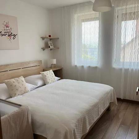 Sunny Apartment *